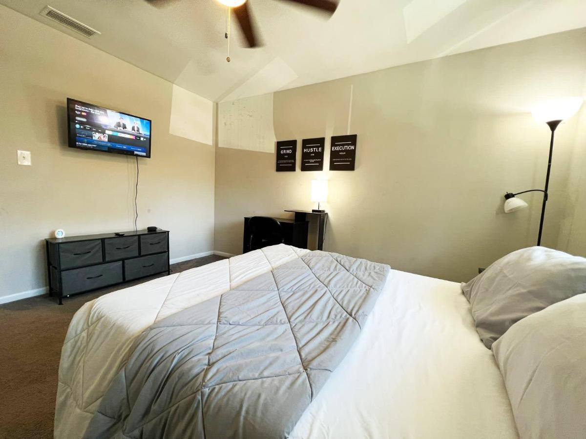 The Lux 28 Tvs Every Room Free Wifi แอตแลนตา ภายนอก รูปภาพ